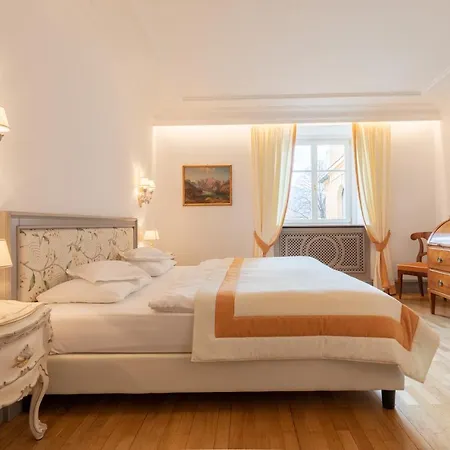 Elephant Hotel 4*