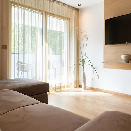 Living Neue: Modern In Brixen's Heart With Free Brixencard Apartment Bressanone