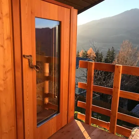 Haus Lasaun Couette-café 3*