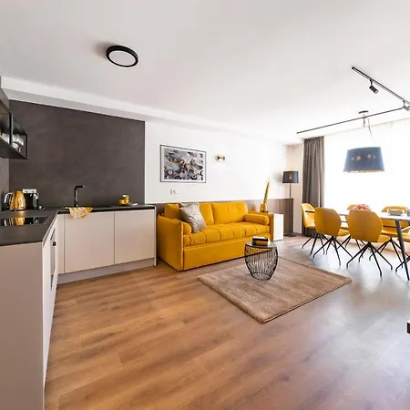 Gerharts Premium Living - Center Of With Free Parking And Brixencard Bressanone