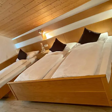Inn Garni Tauber 3*