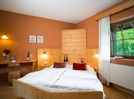 Haller & Restaurant Hotel 4*