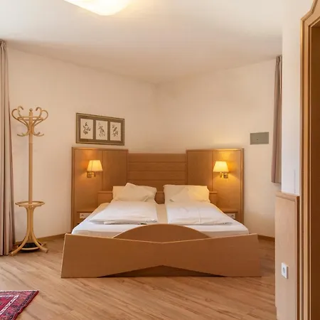 Goldenes Roessl-adults Only