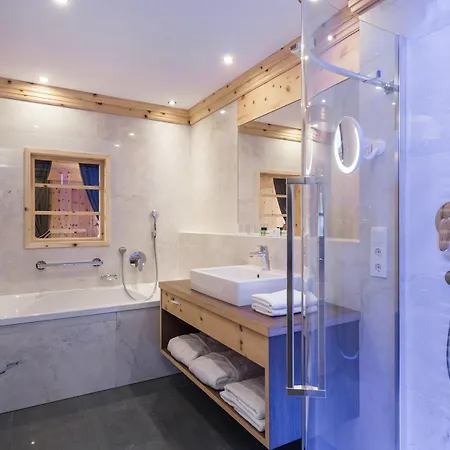 Gruener Baum Hotel 4*