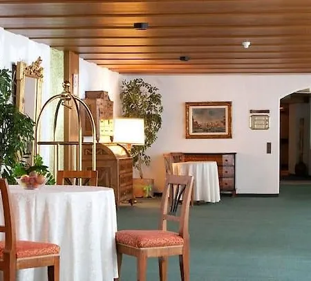 Gruener Baum Hotel 4*