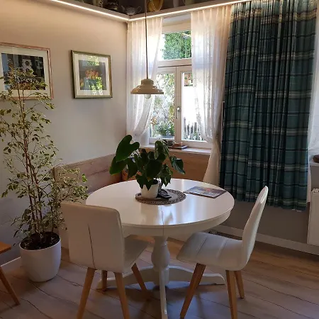 Apartment Downtown Hideout Pedestrian Zone Private Garden, Parking Card Bressanone