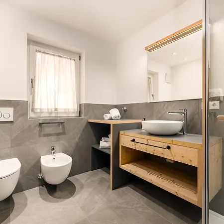 Stillehof - Auf Dem Bauernhof- Suedtirol Apartment *