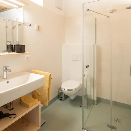 Vintlerhof Farm stay