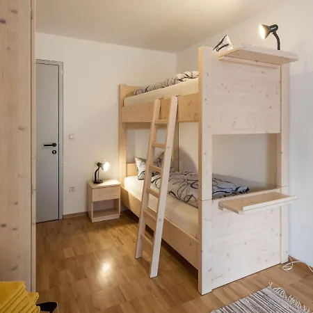 Vintlerhof Farm stay