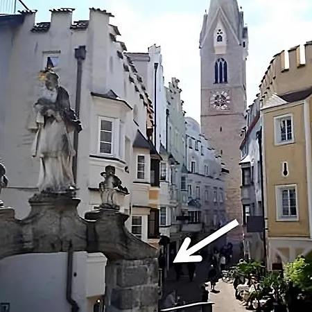 Downtown Hideout Pedestrian Zone Private Garden, Parking Card Apartment Bressanone