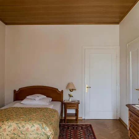 Hotel Elephant 4*