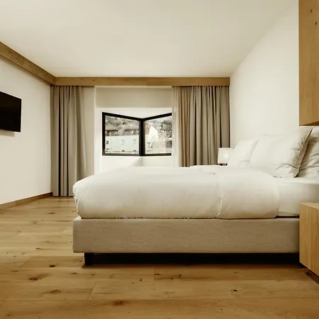 Adler Historic Hotel 4*
