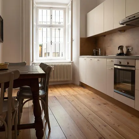 Appartement Wohnen Um Jahrhundertwende *