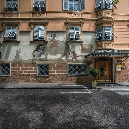 Elephant Hotel 4*
