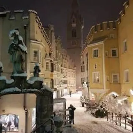 Downtown Hideout Pedestrian Zone Private Garden, Parking Card * Bressanone