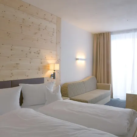 The Vista 3*