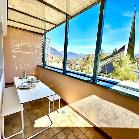 Cosy Modern Studio W Great Views Apartment *