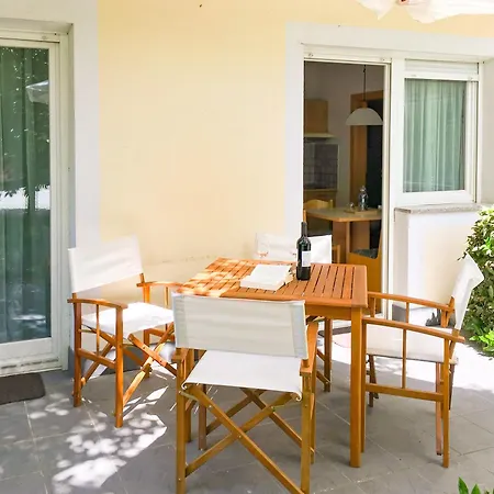Isarcus Apartamento *