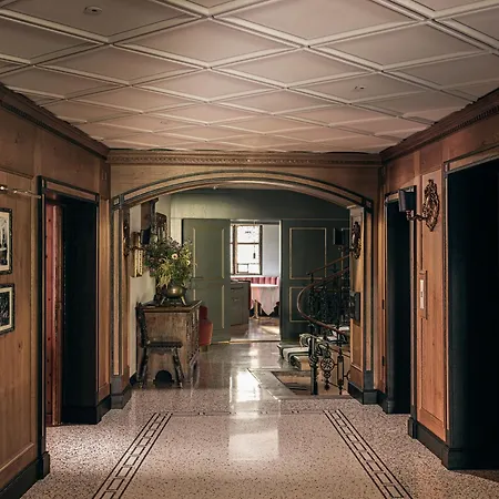 Elephant Hotel 4*
