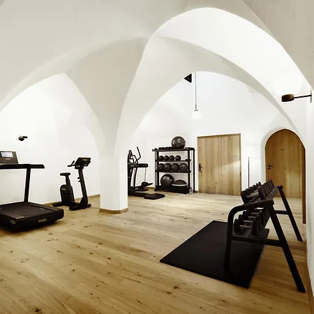 Adler Historic Hotel 4*