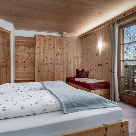 Froetscherhof, Urlaub Auf Dem Bio-bauernhof In Brixen, Appartments Bressanone