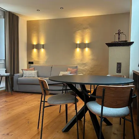 Apartment Adam - Card Included