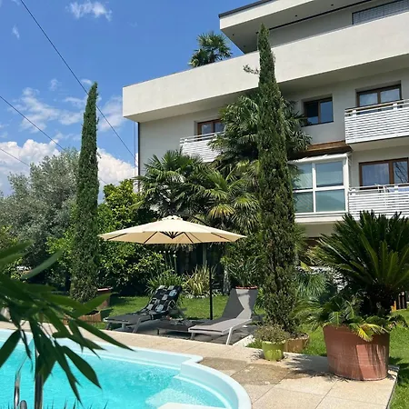 A&a Apartment *