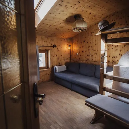 Toellhof Stube Apartment *