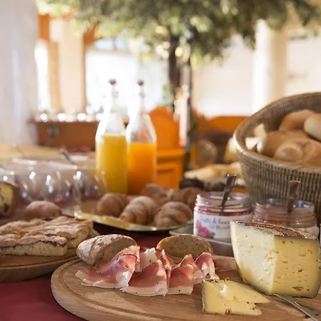 Loewenhof Hotel 4*