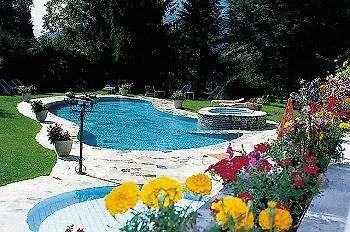 Temlhof 3*