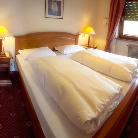 Hotel Temlhof 3*