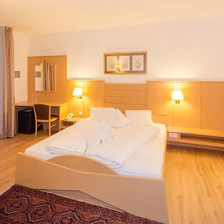 Goldenes Roessl Hotel 4*