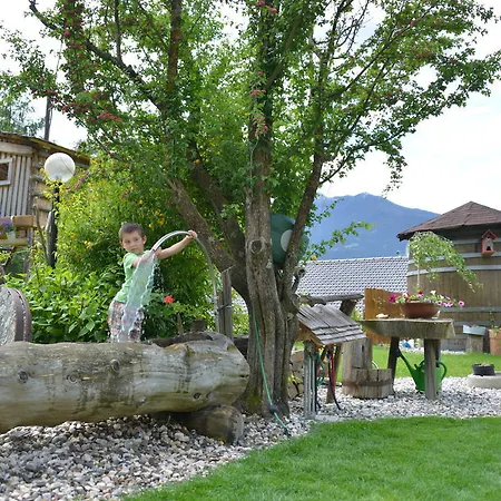 Haus Lasaun Bed & Breakfast 3*