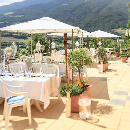 Hotel Temlhof 3*