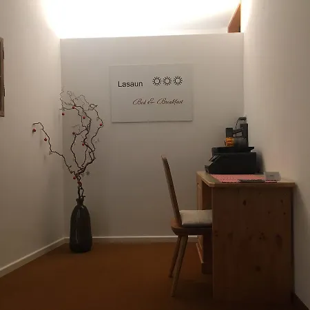 Haus Lasaun Couette-café 3*