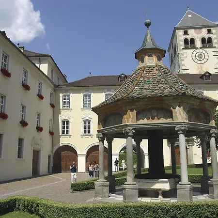 Gruener Baum