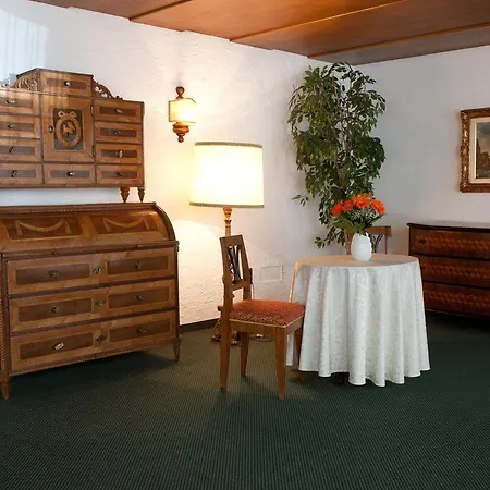 Gruener Baum 4*