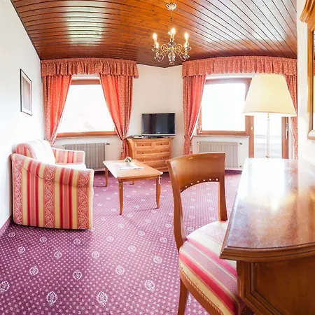 Hotel Temlhof 3*