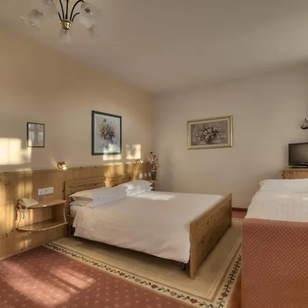 Hotel Waldheim Belvedere 3*