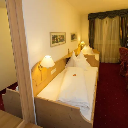 Goldenes Roessl Hotel 4*