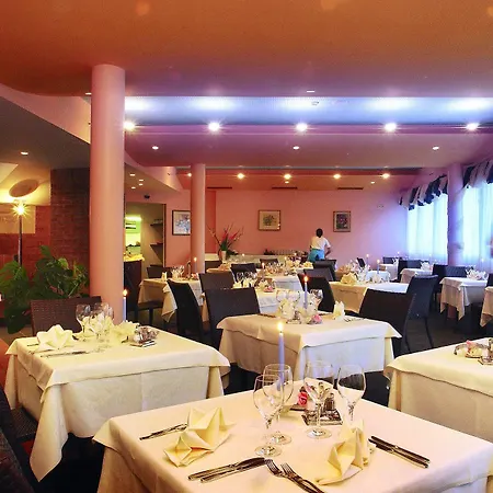 Krone - Eat, Drink, 4*