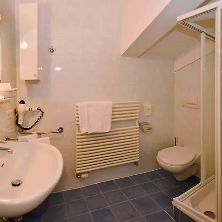 The Vista 3*