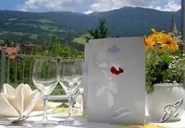 Krone - Eat, Drink, Hotel