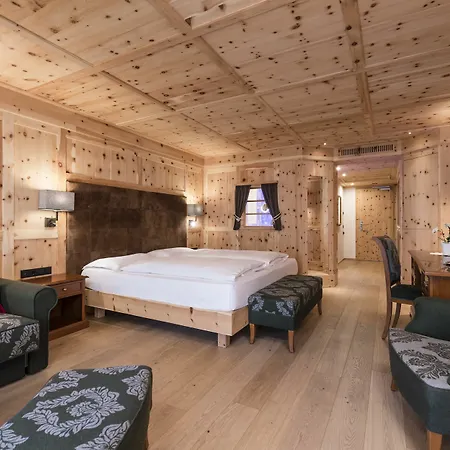 Gruener Baum 4*