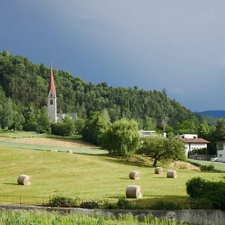 Vintlerhof Farm stay