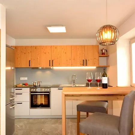 Mayrhof Apartment *