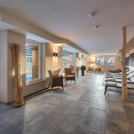 Torgglerhof Hotel 2*